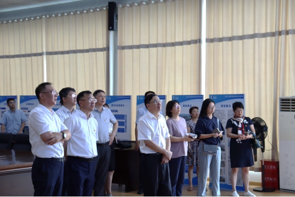 市國(guó)資委到重慶路快速路工程開展主題教育調(diào)研活動(dòng).png